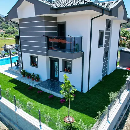 Minel Villa Eksilik